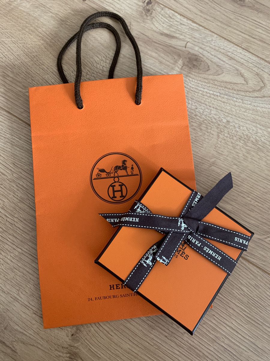 直営店【HERMES】エナメルブレスレットクリックH/Hジャンピング 直営店【HERMES】エナメルブレスレットクリックH/Hジャンピング