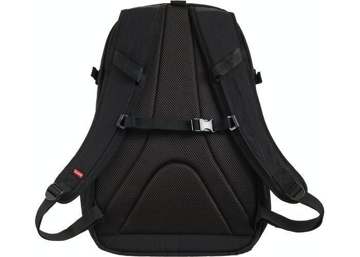 ☆Supreme☆送関込☆入手困難☆今一番人気のバックパック
