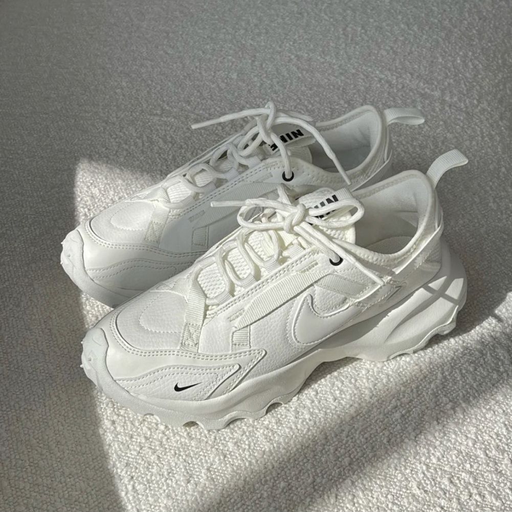 ◇新商品◇NIKE◇WMNS TC 7900 SUMMIT WHITE◇超人気◇UNISEX◇ (Nike