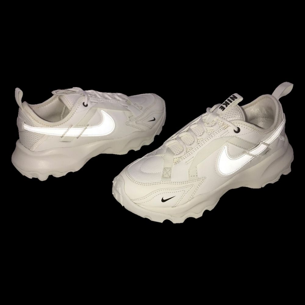 ◇新商品◇NIKE◇WMNS TC 7900 SUMMIT WHITE◇超人気◇UNISEX◇ (Nike