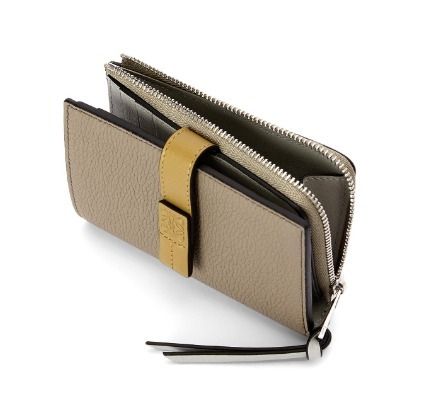 LOEWE】新作スリムジップ二つ折り財布 Slim Zip Bifold Wallet (LOEWE ...