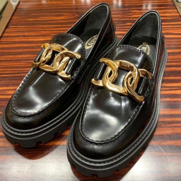 TOD'S トッズ レザー ローファー ロゴ入りメタルチェーン (TOD'S TOD'S トッズ レザー ローファー ロゴ入りメタルチェーン (TOD'S