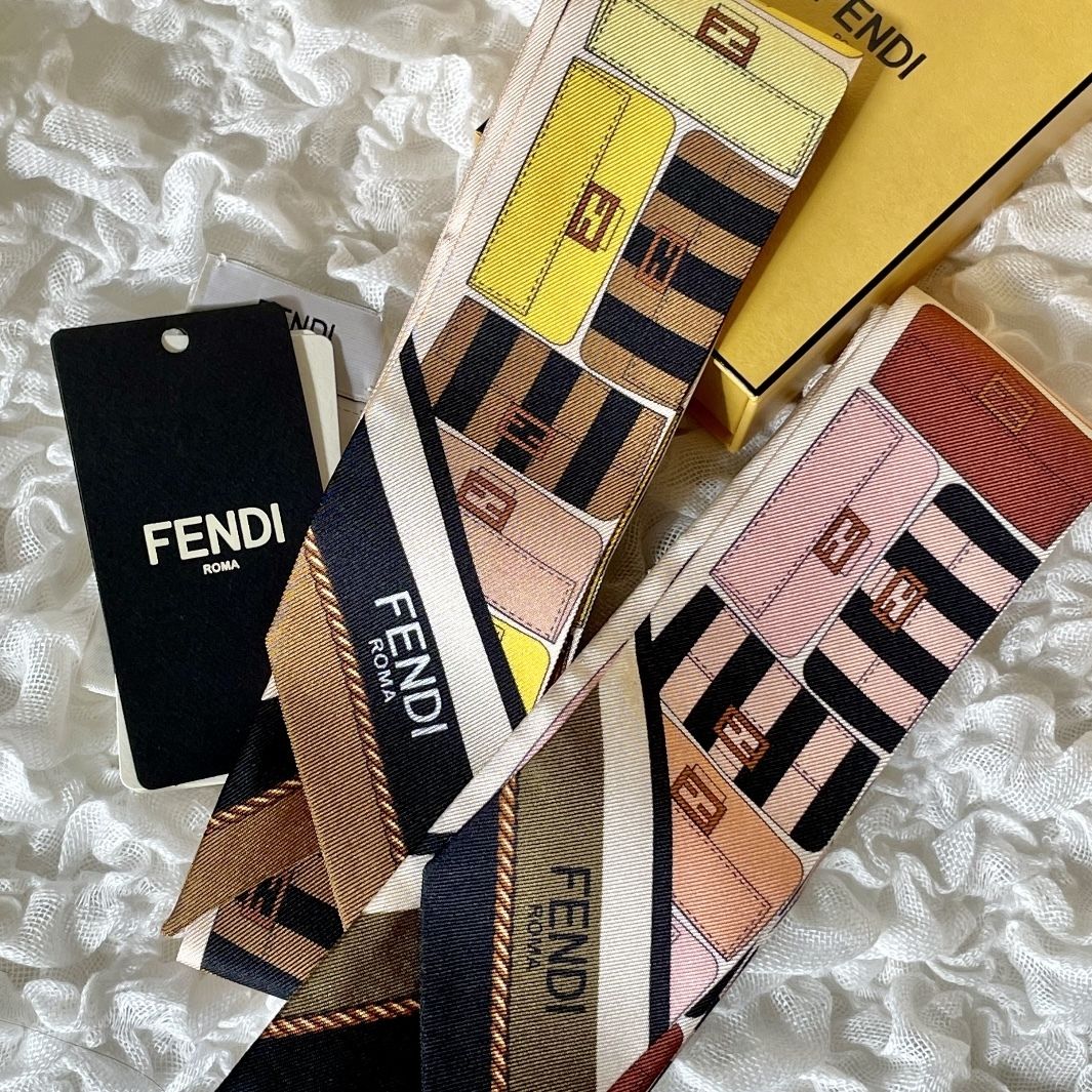 一番人気物 *ラッピー ★FENDI マルチカラーシルク 大人気★ バンドゥ*2色 ファッション雑貨・小物その他 正規品】FENDI ラッピー マルチカラーシルク バンドゥ (FENDI/スカーフ