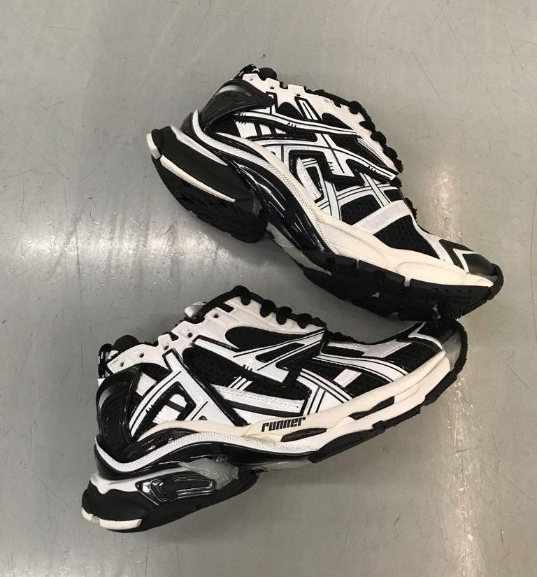 新色【BALENCIAGA】RUNNER スニーカー メッシュ ナイロン (BALENCIAGA