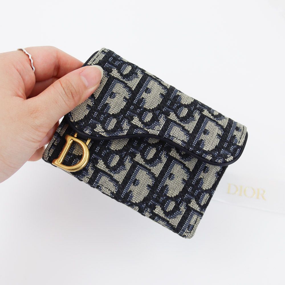 入手困難DIOR SADDLE フラップ カードホルダー 5610CTZQ (Dior/カード ...