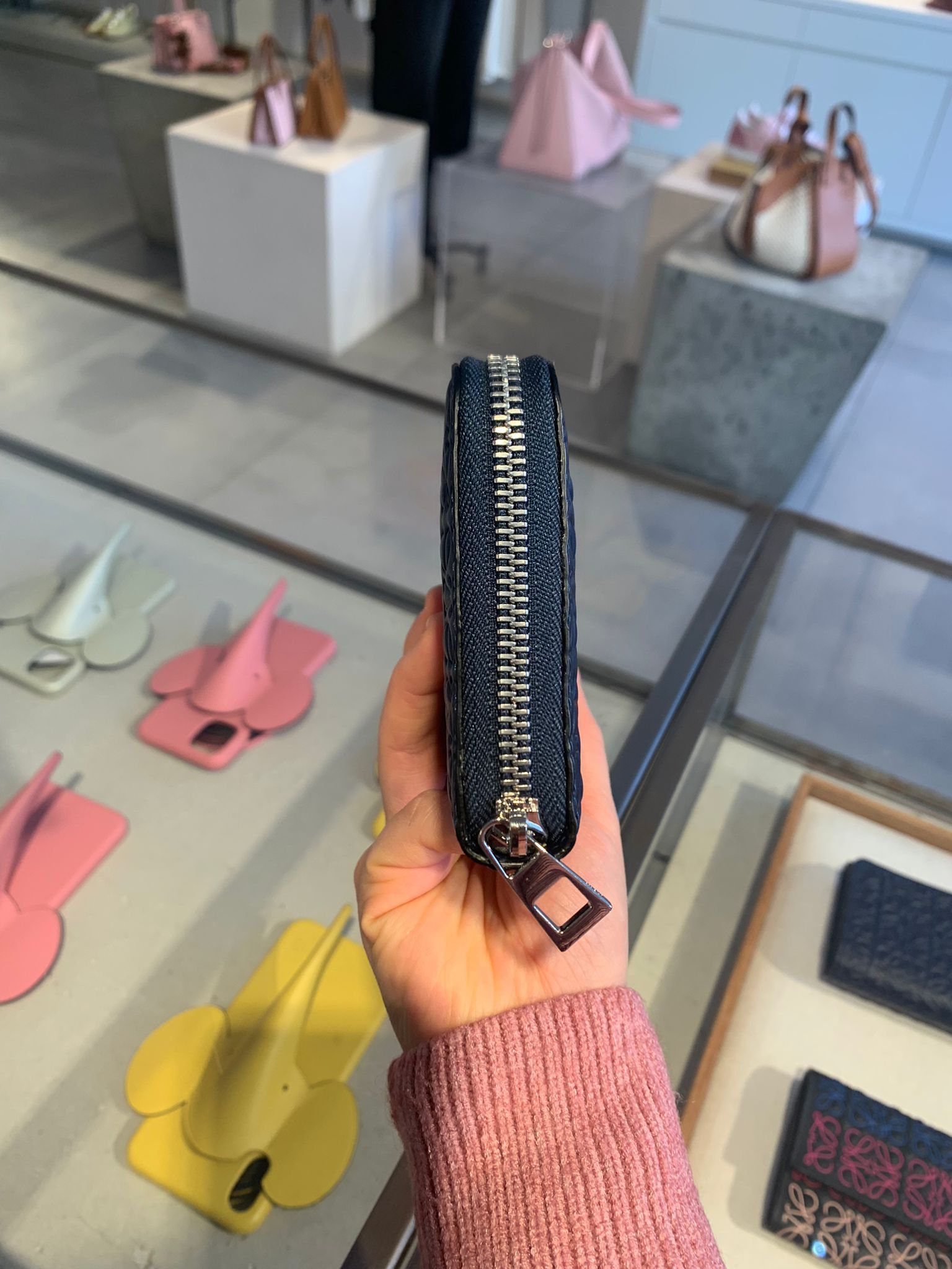 アウトレット特価】☆LOEWE☆Repeat ジップアラウンド 長財布 (LOEWE アウトレット特価】☆LOEWE☆Repeat ジップアラウンド 長財布 (LOEWE