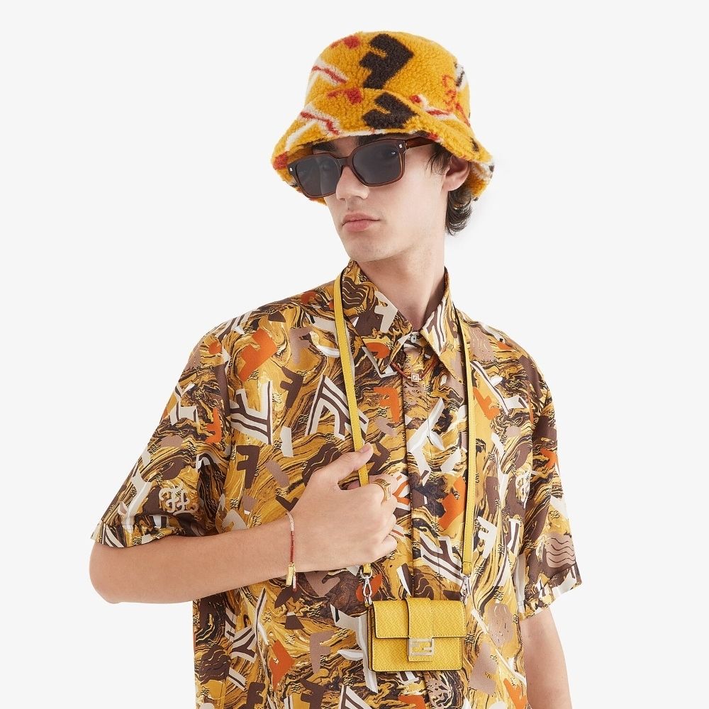 FENDI】マイクロ フラット バゲット カーフレザー イエロー FF (FENDI ...