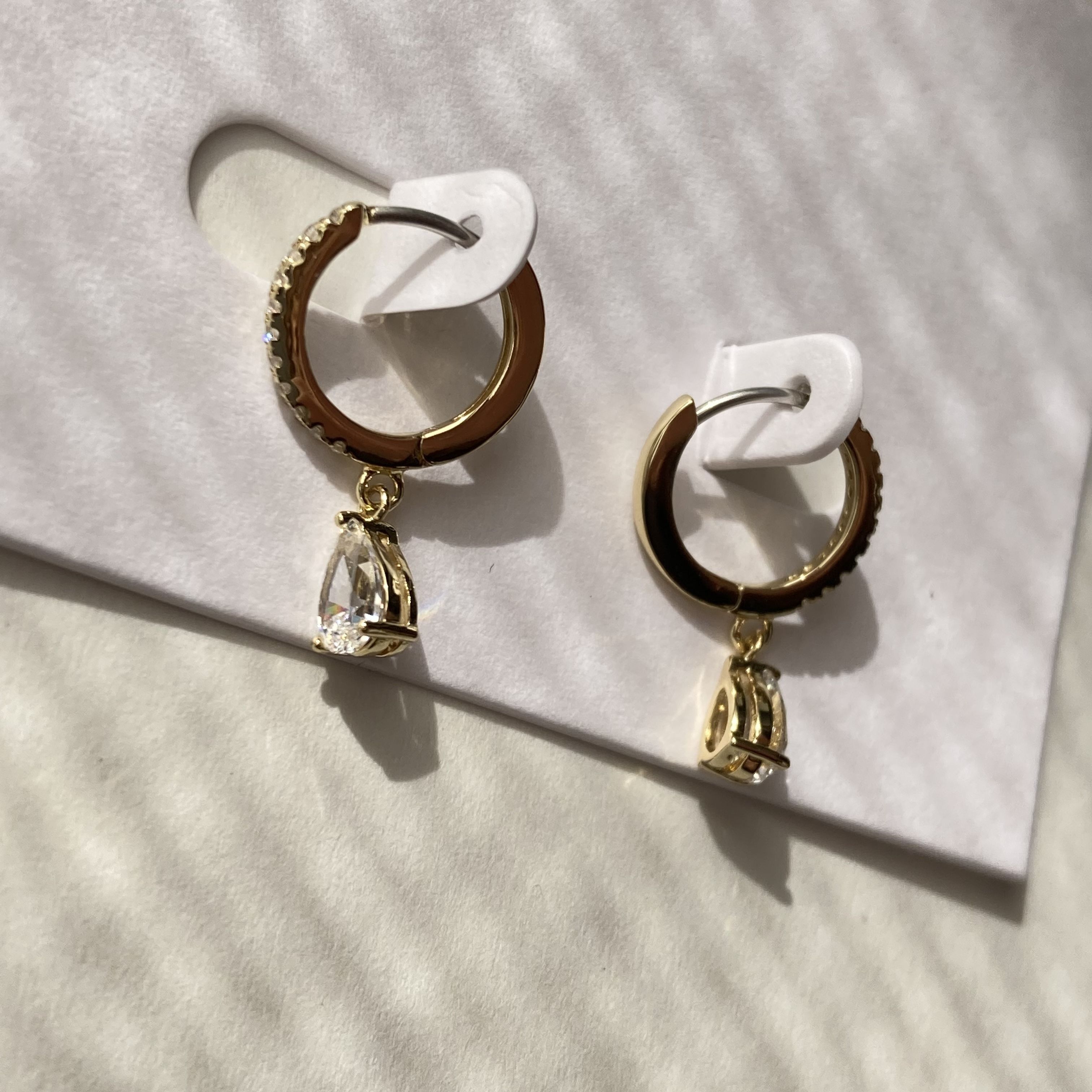 ana luisa ◆ きらめくキュービックジルコニア フープピアス ana luisa ◇ きらめくキュービックジルコニア フープピアス