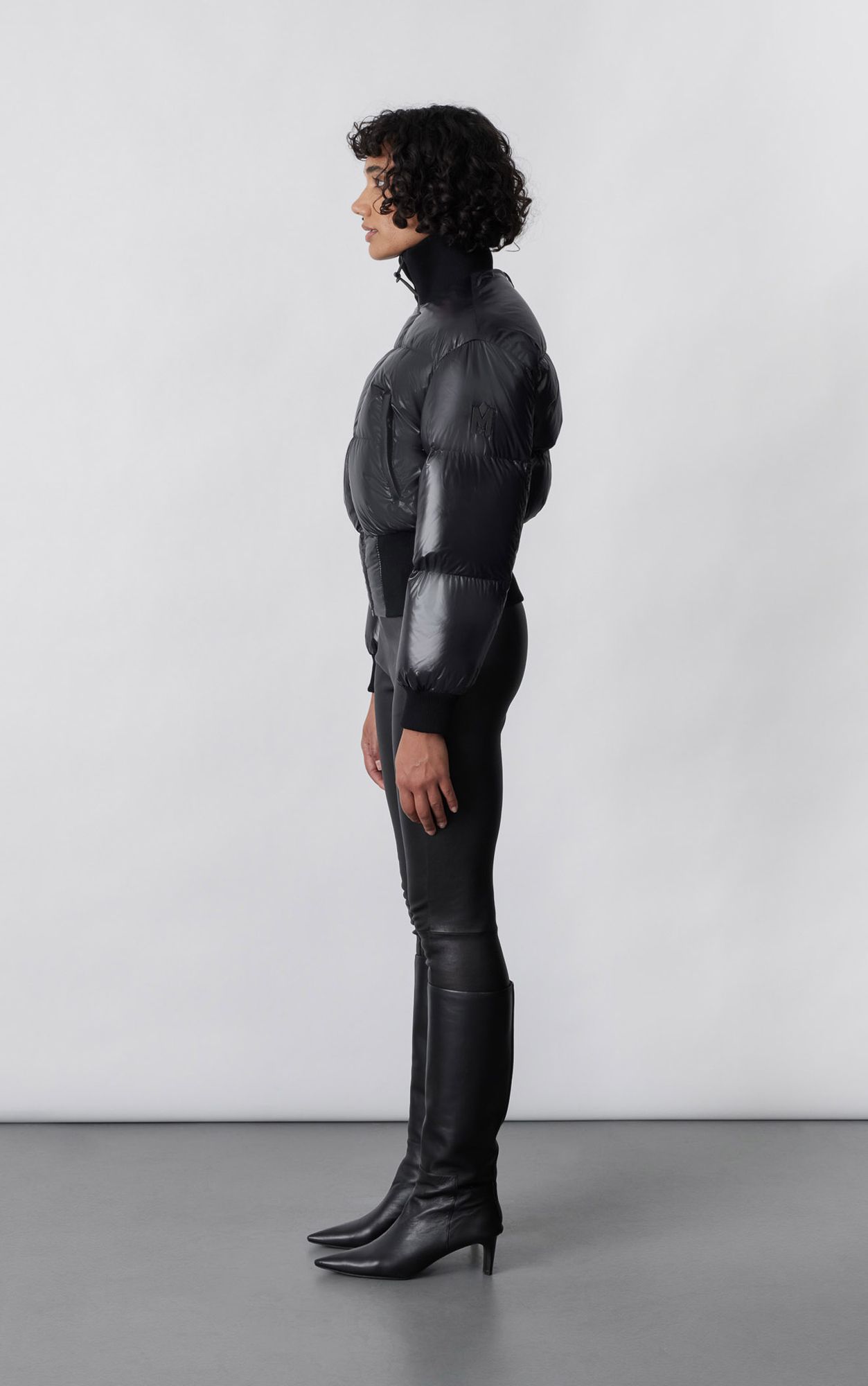 MACKAGE REAGAN 光沢のあるライトダウンクロップジャケット MACKAGE REAGAN 光沢のあるライトダウンクロップジャケット