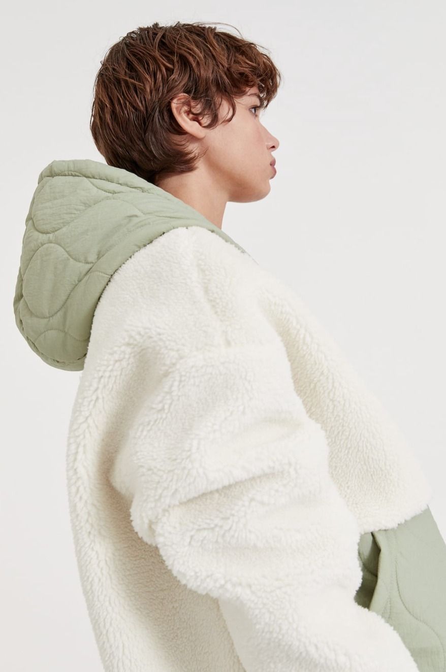 PULL&BEAR キルトコントラスト フードジャケット ボア フリース (PULL PULL&BEAR キルトコントラスト フードジャケット ボア フリース (PULL