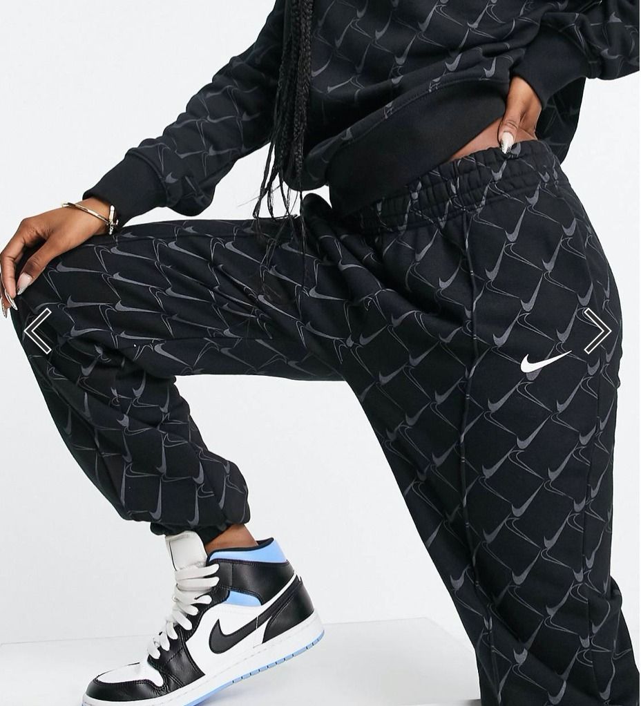 Nike 】オールオーバーロゴ ジップスウェット&パンツ セット (Nike Nike 】オールオーバーロゴ ジップスウェット&パンツ セット (Nike