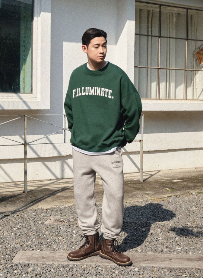 F.ILLUMINATEのOverfit Arch Logo Sweat Shirt 全7色 (F