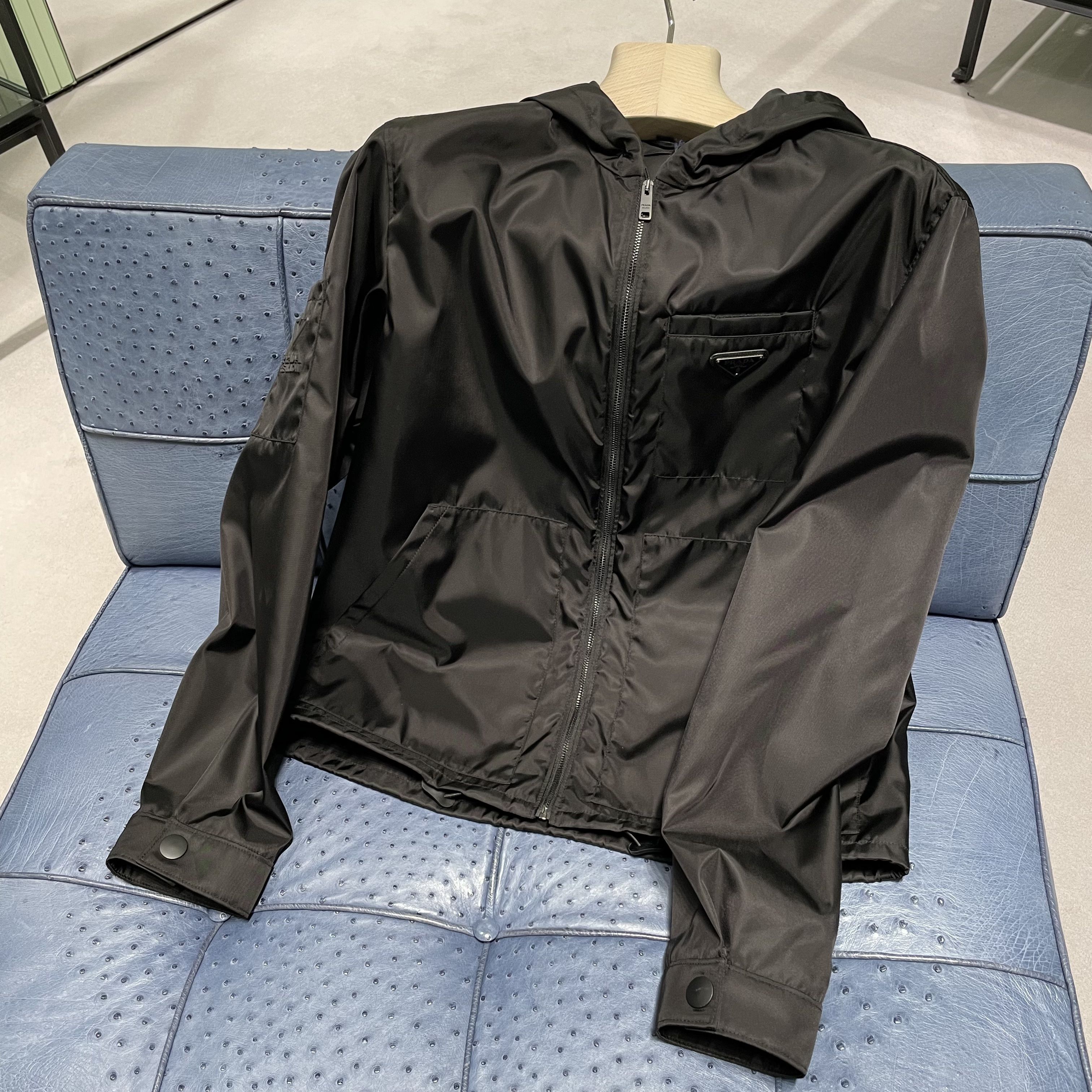 正規品【PRADA】Re Nylon ブルゾンジャケット (PRADA/ブルゾン) 2ZH068