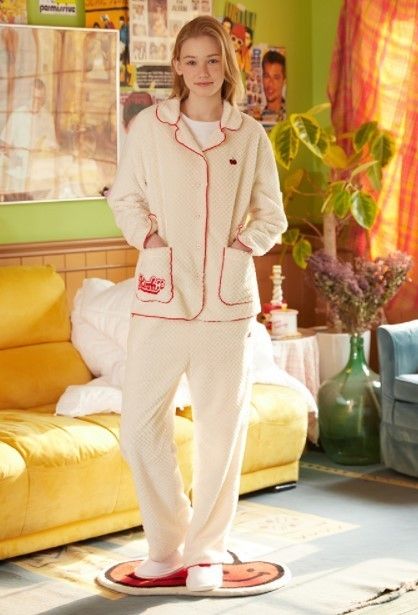 韓国★KIRSH★DOODLE CHERRY CHRISTMAS ROOM SLIPPER スリッパ 韓国★KIRSH★DOODLE CHERRY CHRISTMAS ROOM SLIPPER スリッパ