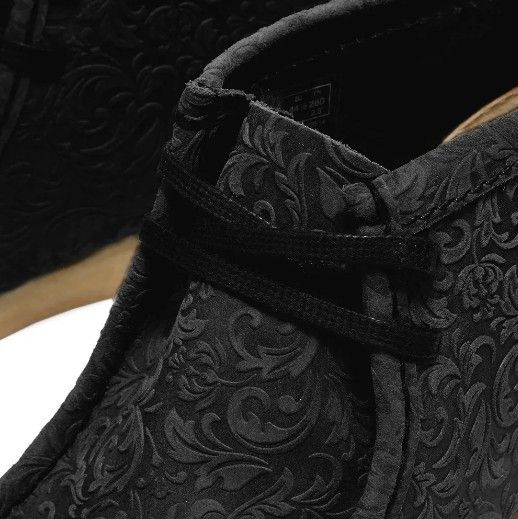 Clarks×END.◇コラボ OXFORD FLOWERS◇オリジナルスワラビー (Clarks 【人気の激安通販】 エンド×クラークスワラビーブーツOxfordFlowersBlackFloral ブーツ