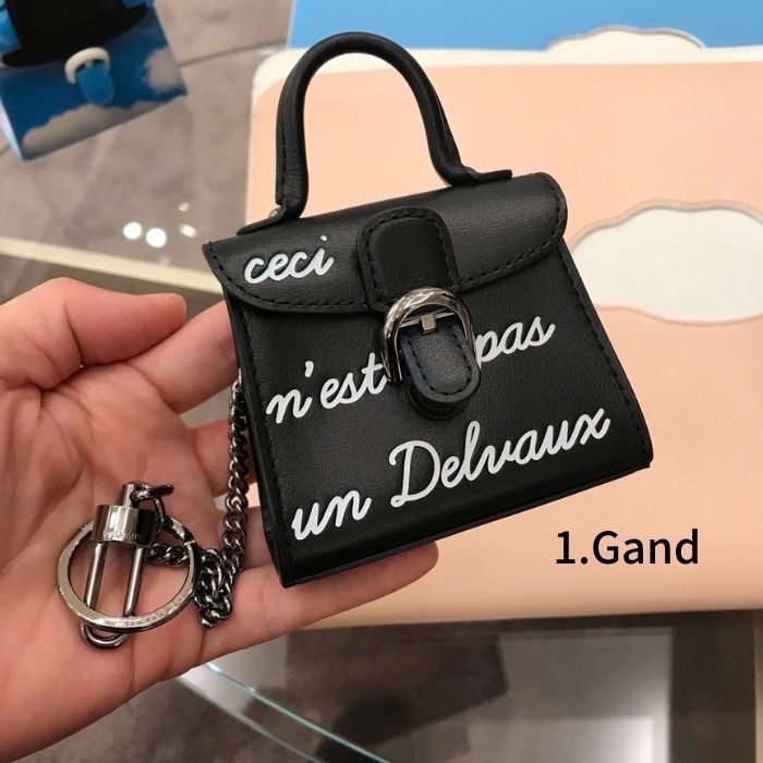 入手困難【Delvaux】Brillant Charms Box Calf ミニチュアバッグ 入手困難【Delvaux】Brillant Charms Box Calf ミニチュアバッグ