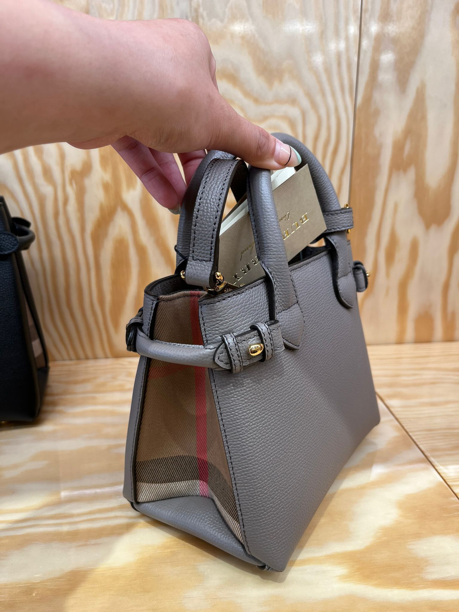 ベイビーバナートートバッグ【バーバリー】Baby Banner Tote Bag ベイビーバナートートバッグ【バーバリー】Baby Banner Tote Bag