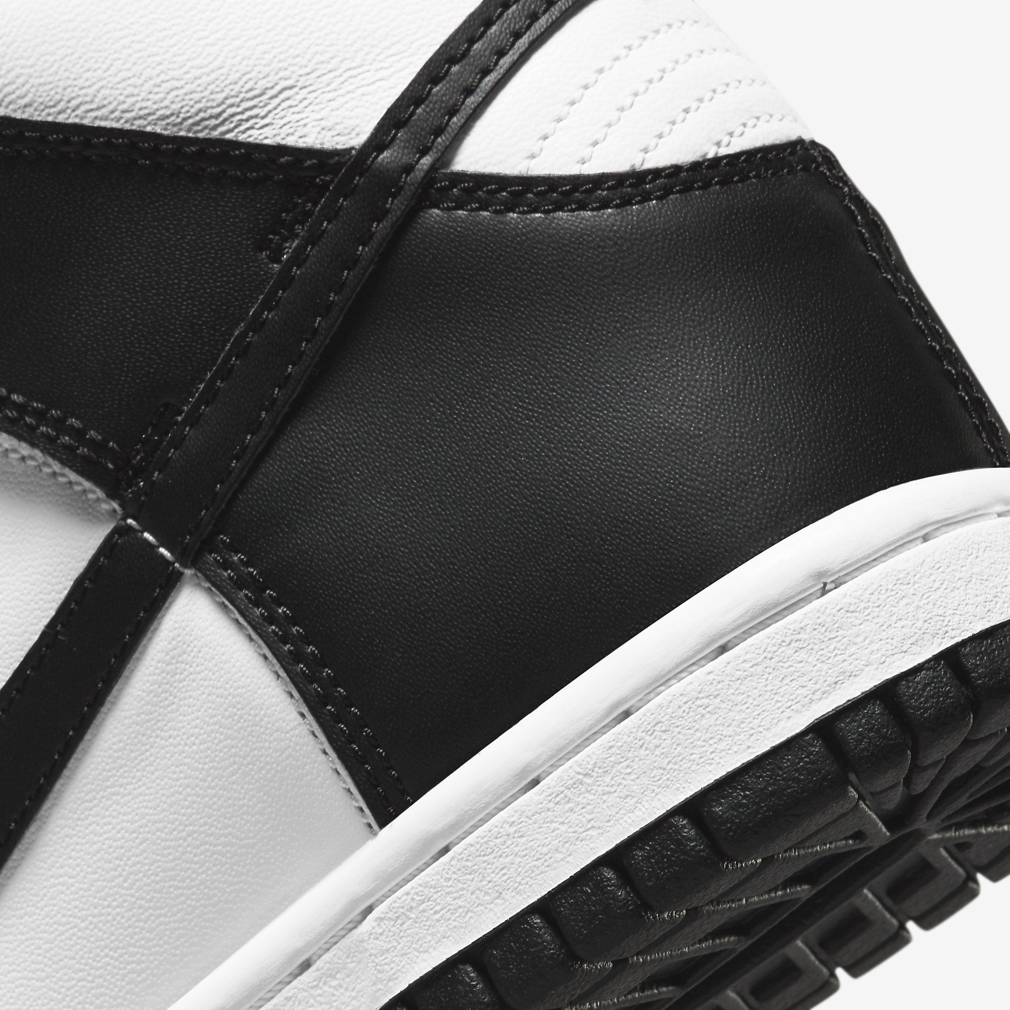 ★NIKE KIDS★大人もOK★DUNK HIGH GS ダンクハイ★追跡付 ◇大人もOK◇NIKE◇GS DUNK HIGH RETRO BLACK◇送料無料◇ (Nike