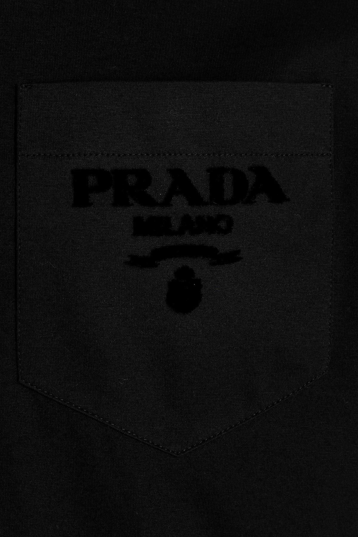 VIP☆送料関税補償!【PRADA】Flocked Logo 胸ポケット付Tシャツ VIP☆送料関税補償!【PRADA】Flocked Logo 胸ポケット付Tシャツ