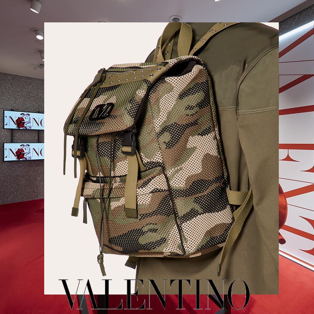 VALENTINO Vロゴ 迷彩柄 バックパック マルチカラー (VALENTINO/バック
