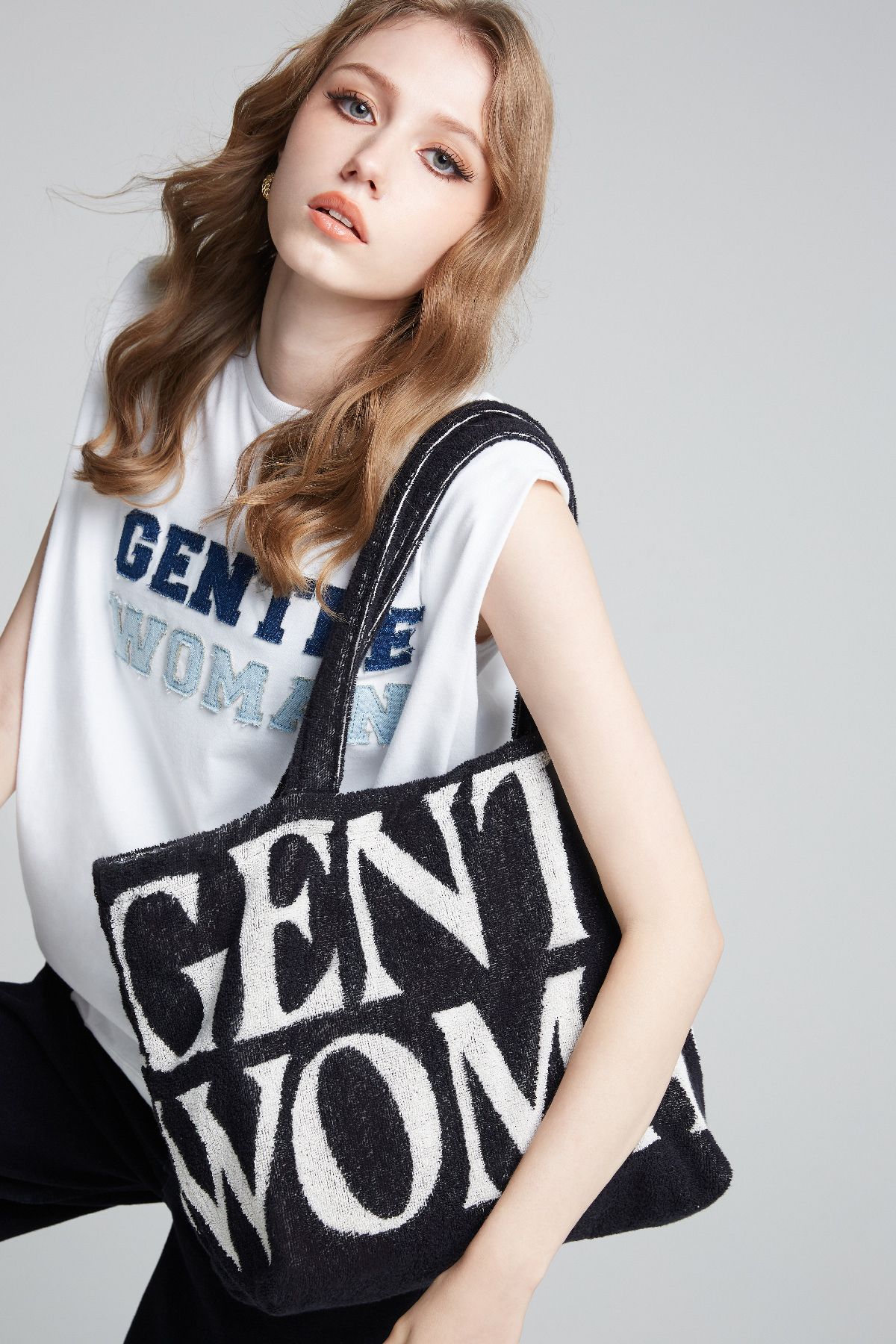 【Gentlewoman】Brightlight Double Strap トート ブラック バンコク GENTLEWOMAN(ジェントルウーマン) - 海外通販のBUYMA