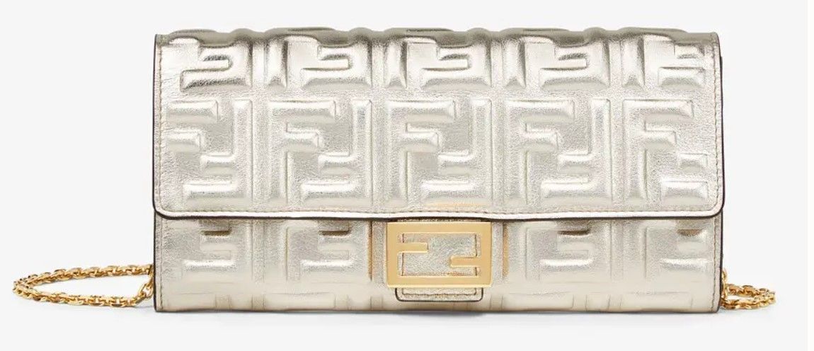 フェンディ 長財布 チェーン バケット 海外限定 ロゴ ゴールド (FENDI フェンディ 長財布 チェーン バケット 海外限定 ロゴ ゴールド (FENDI