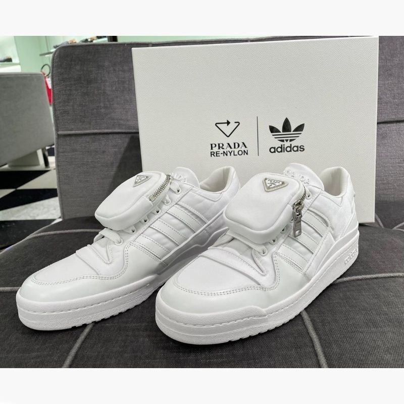 直営店】PRADA×adidas コラボスニーカー Re-Nylon ロゴ 2色 (adidas 直営店】PRADA×adidas コラボスニーカー Re-Nylon ロゴ 2色 (adidas