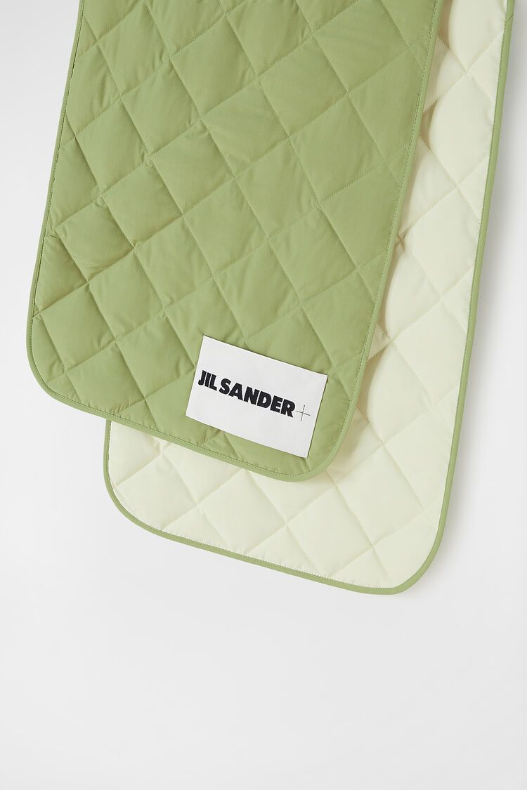 JILSANDER】ツートンカラーのキルティングパッド入りスカーフ (Jil JILSANDER】ツートンカラーのキルティングパッド入りスカーフ (Jil