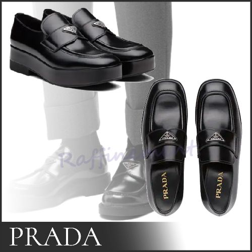 プラダ☆大人気 ロゴ ブラッシュドレザー ローファー 厚底☆ (PRADA プラダ☆大人気 ロゴ ブラッシュドレザー ローファー 厚底☆ (PRADA