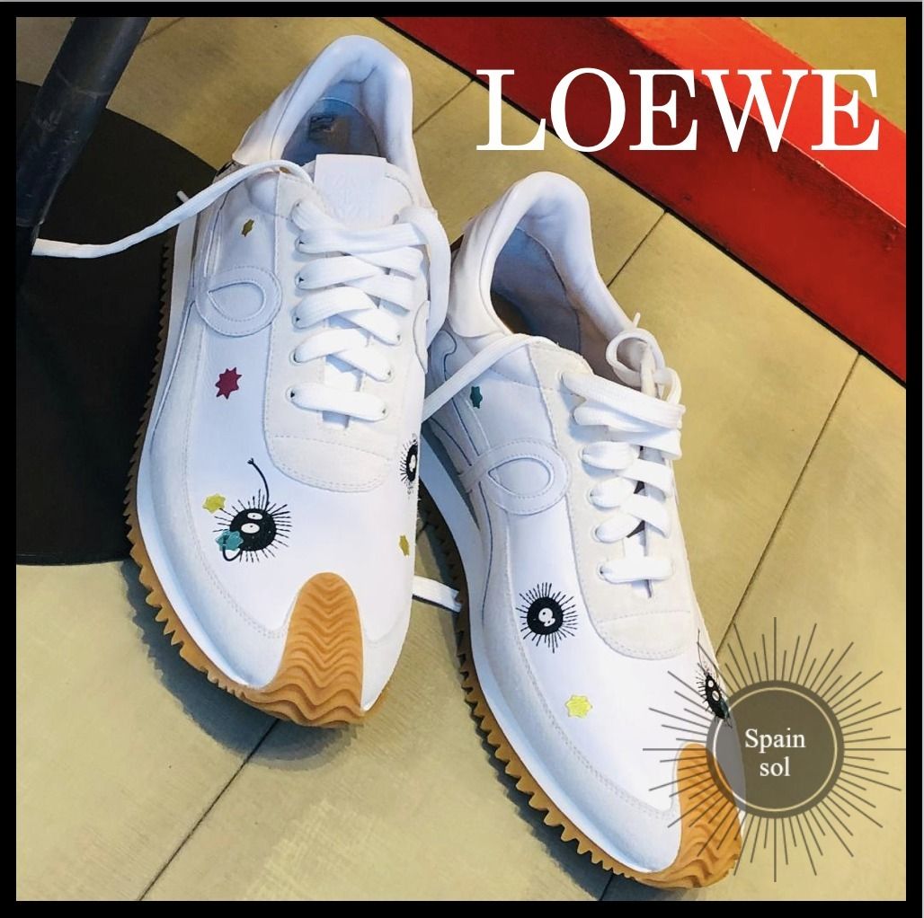 限定【LOEWE×千と千尋】ススワタリ フロー ランナー スニーカー (LOEWE ...