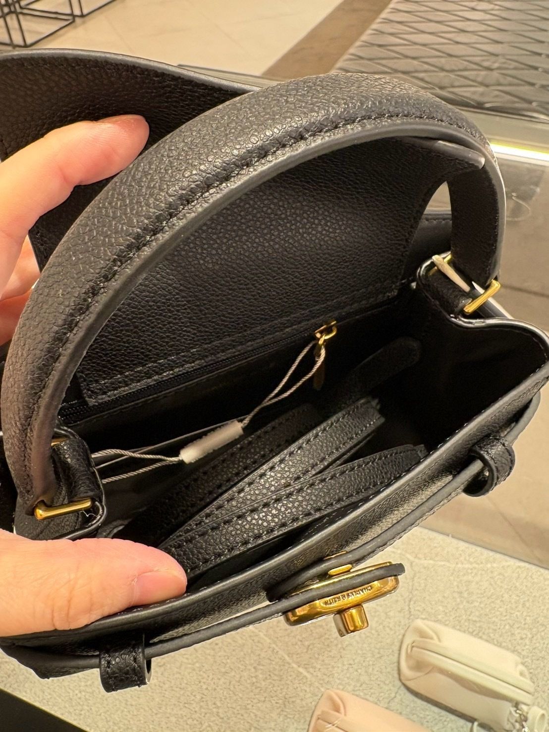 CHARLES&KEITH Aubrielle Metallic-Buckle Top Handle Bag送料込