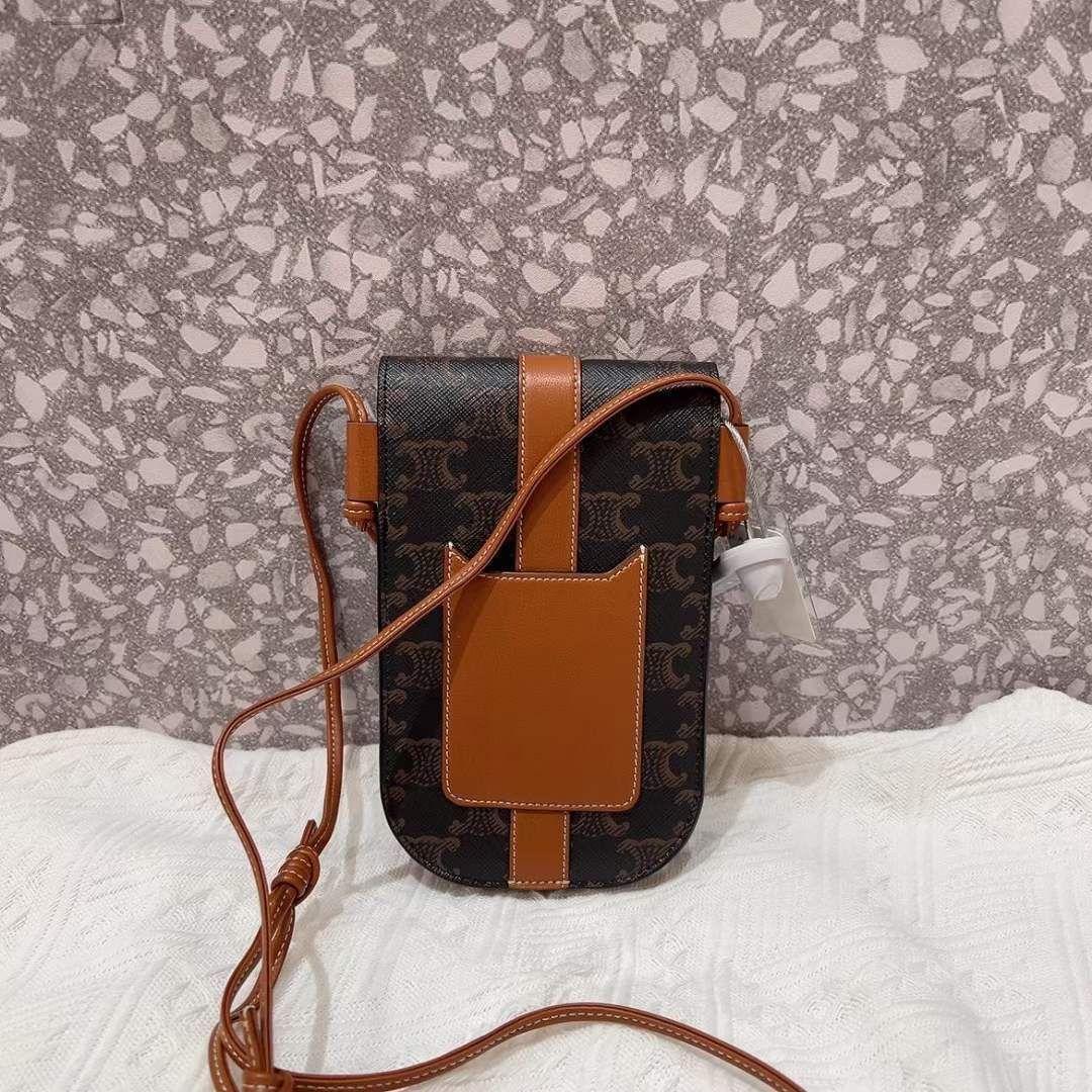 CELINE】セリーヌ モバイルポーチ / トリオンフ キャンバス (CELINE CELINE】セリーヌ モバイルポーチ / トリオンフ キャンバス (CELINE