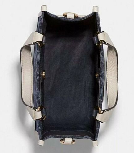 セールCoachデンプシートート22シグネチャーストライプパッチ セールCoachデンプシートート22シグネチャーストライプパッチ