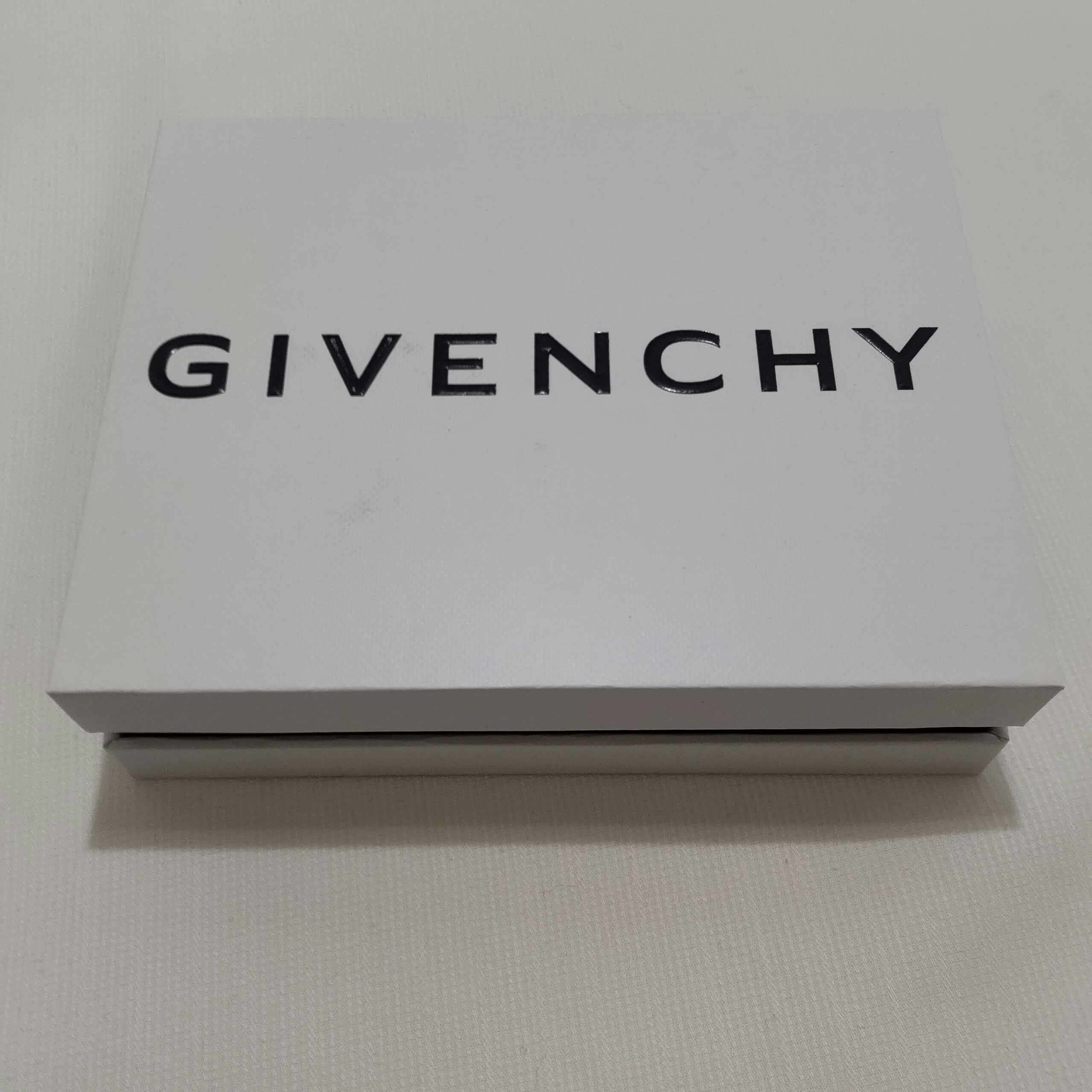Givenchy 4Gレザーボックス 三つ折りウォレット 財布 ジバンシー Givenchy 4Gレザーボックス 三つ折りウォレット 財布 ジバンシー