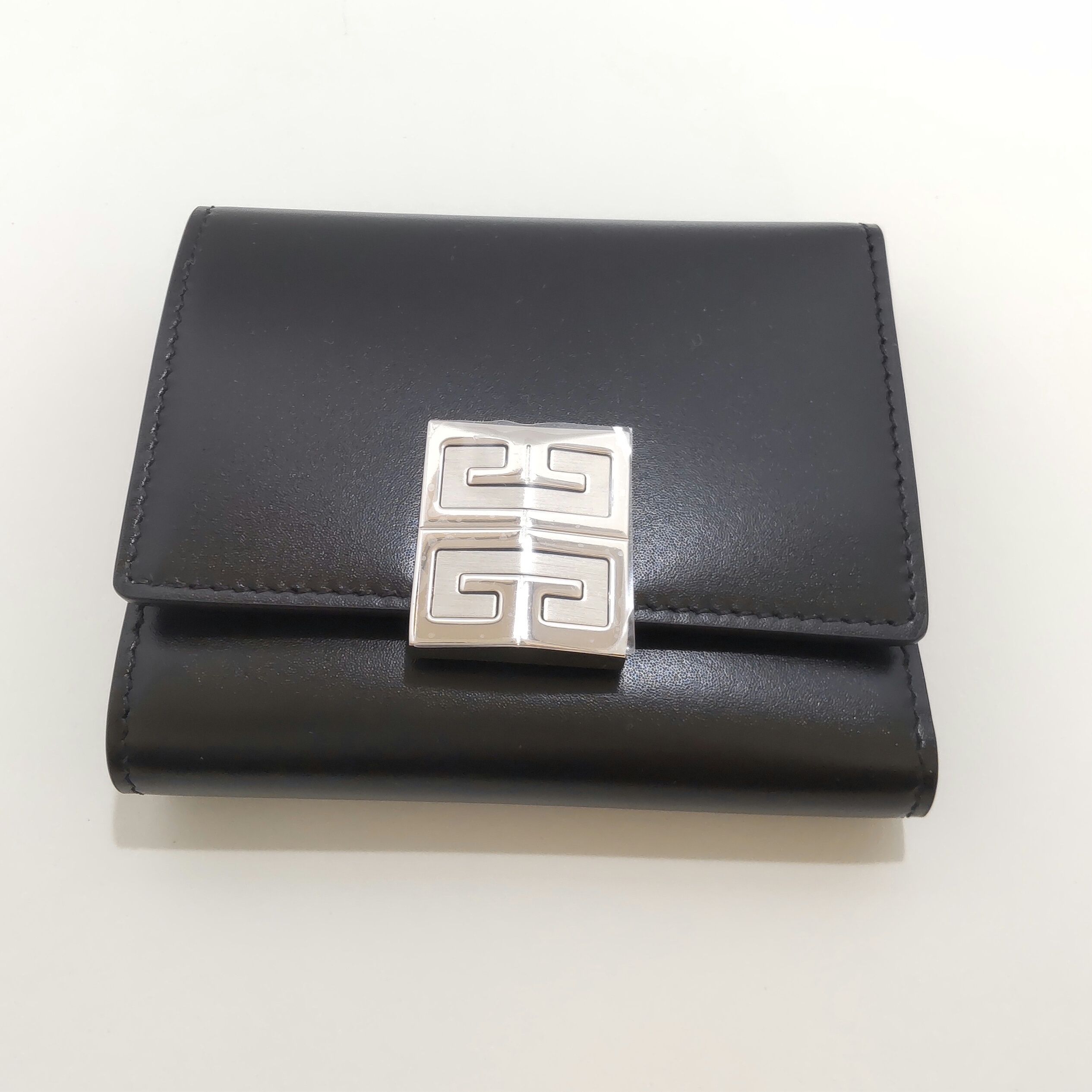 Givenchy 4Gレザーボックス 三つ折りウォレット 財布 ジバンシー Givenchy 4Gレザーボックス 三つ折りウォレット 財布 ジバンシー