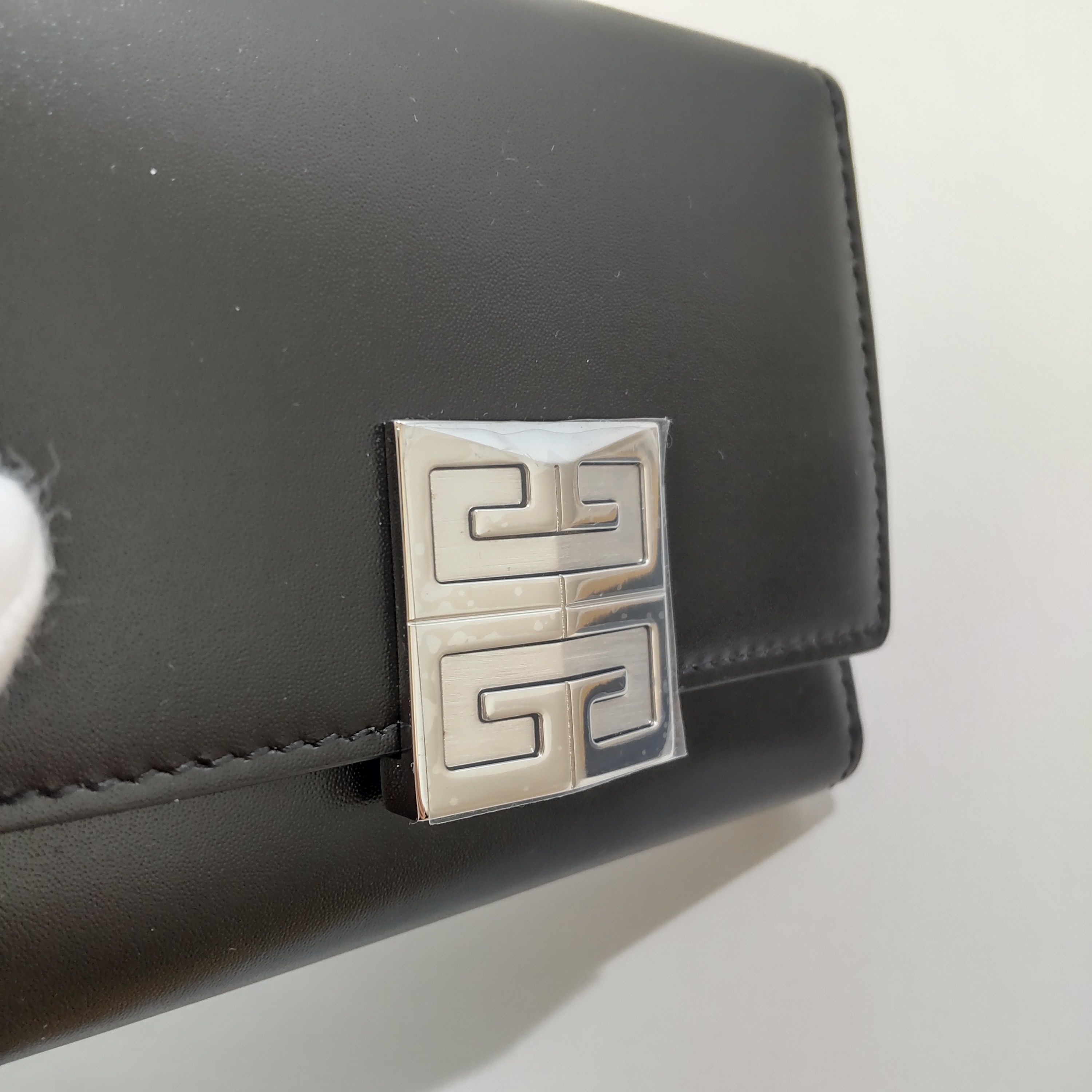 Givenchy 4Gレザーボックス 三つ折りウォレット 財布 ジバンシー Givenchy 4Gレザーボックス 三つ折りウォレット 財布 ジバンシー