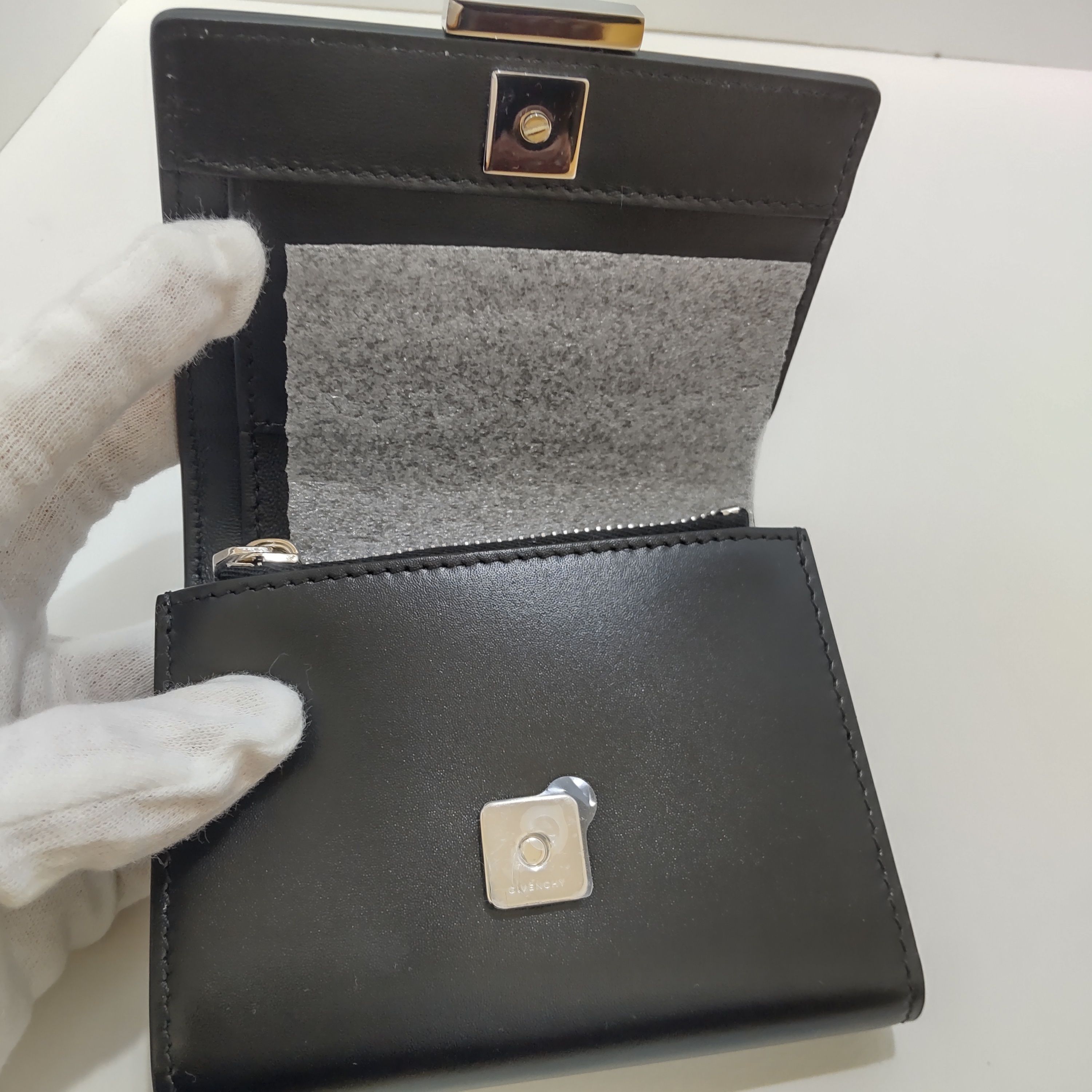 Givenchy 4Gレザーボックス 三つ折りウォレット 財布 ジバンシー Givenchy 4Gレザーボックス 三つ折りウォレット 財布 ジバンシー