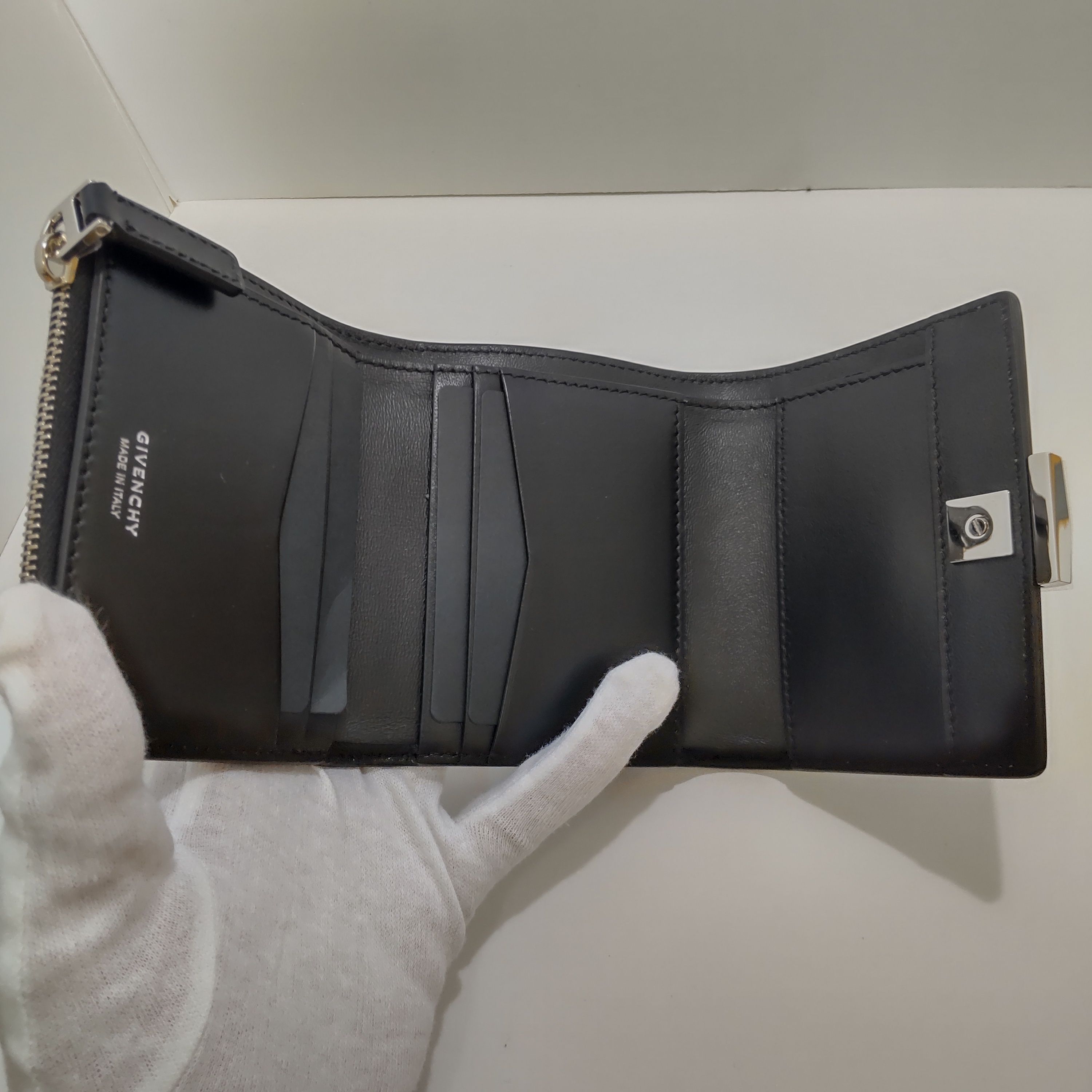 Givenchy 4Gレザーボックス 三つ折りウォレット 財布 ジバンシー Givenchy 4Gレザーボックス 三つ折りウォレット 財布 ジバンシー
