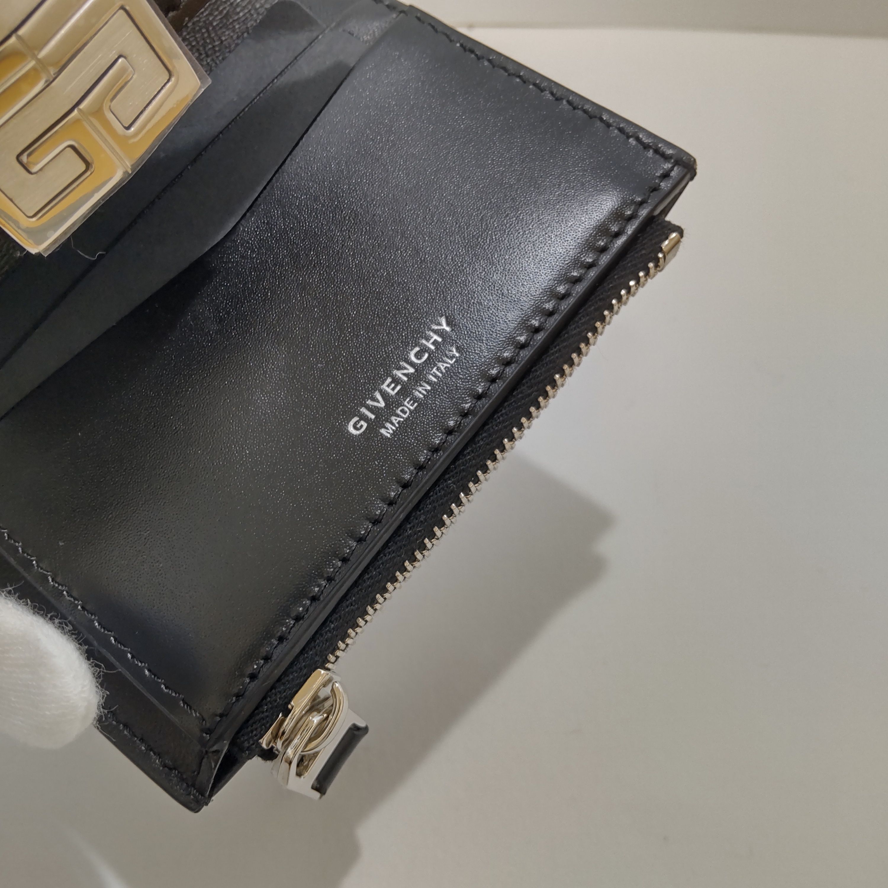 Givenchy 4Gレザーボックス 三つ折りウォレット 財布 ジバンシー Givenchy 4Gレザーボックス 三つ折りウォレット 財布 ジバンシー