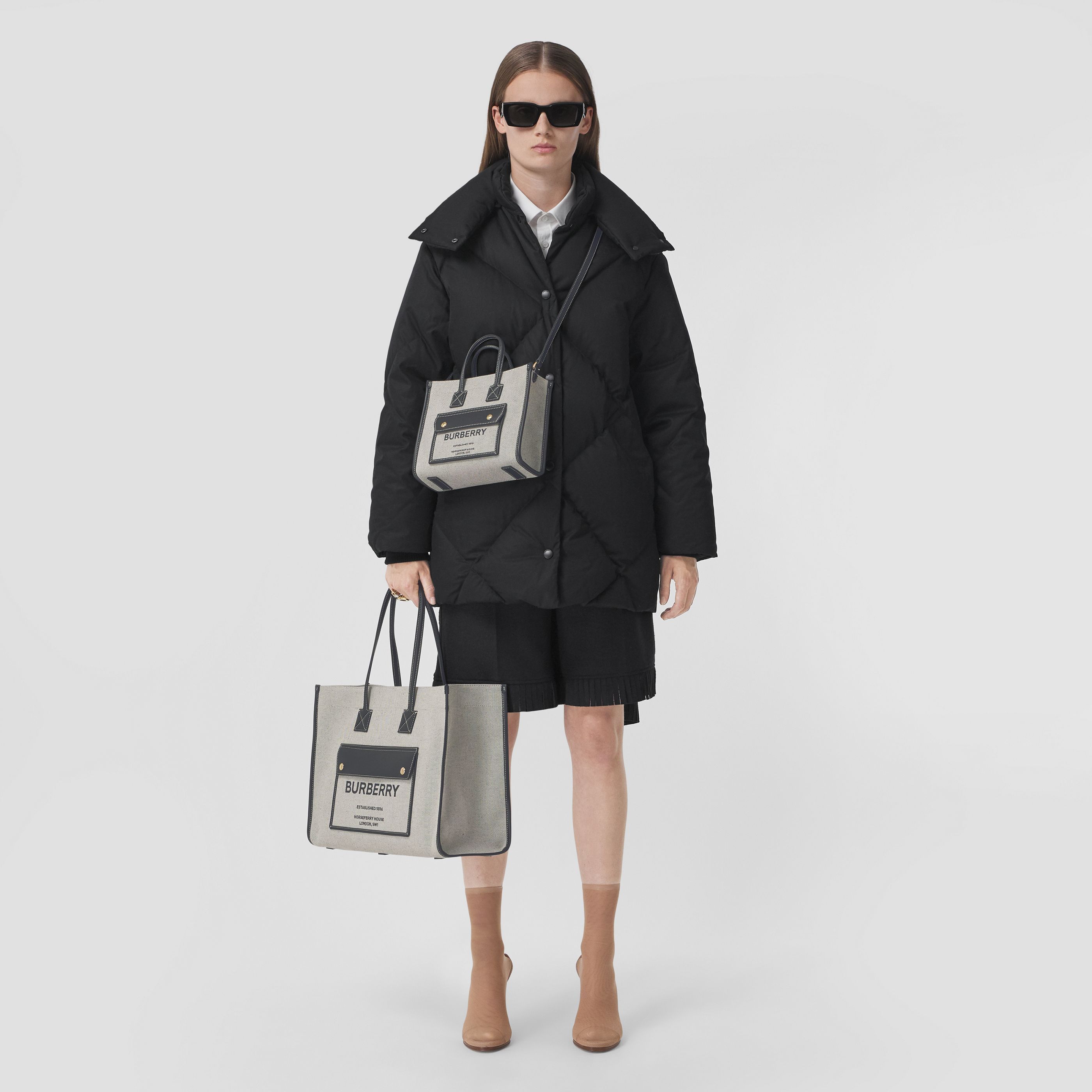ミディアム ツートン キャンバス&レザー フレヤトート (Burberry ...