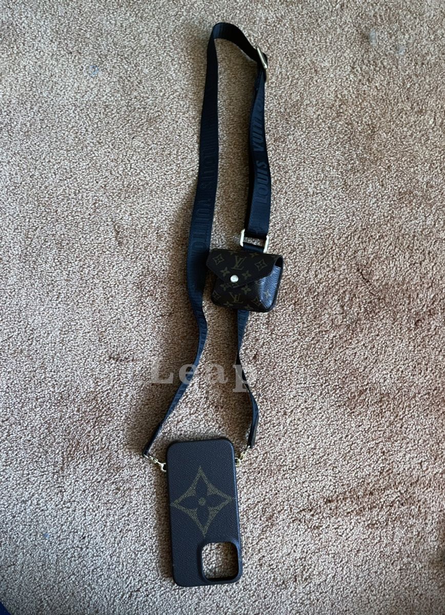 Louis Vuitton】IPHONEケース 13PRO ストラップ バンパー (Louis ...