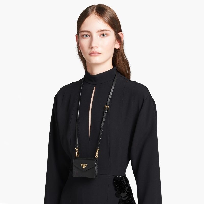 日本入手困難】PRADA◇サフィアーノレザー カードホルダー (PRADA