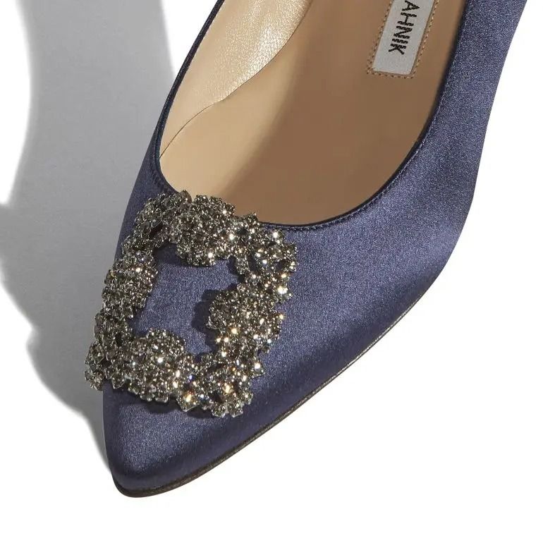 直営店◇MANOLO BLAHNIK◇HANGISI FLAT サテン ジュエルバックル 直営店◇MANOLO BLAHNIK◇HANGISI FLAT サテン ジュエルバックル