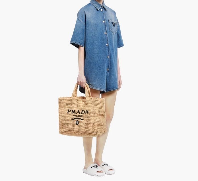 限定生産!日本完売!入手困難!【PRADA】ラフィアトートバッグ 限定生産!日本完売!入手困難!【PRADA】ラフィアトートバッグ