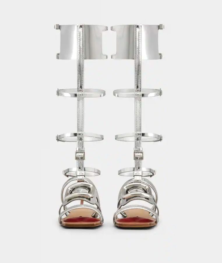 Roger Vivier グラディエーター メタルバックルサンダル (Roger Vivier Roger Vivier グラディエーター メタルバックルサンダル (Roger Vivier