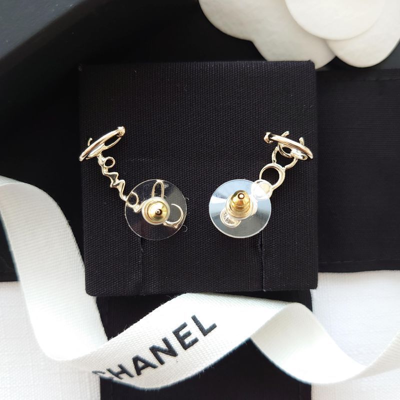 追跡付き☆CHANEL☆22春夏プレ ピアス☆とても可愛い♪ お早めに 直売販促品 CHANELピアス★本物! ピアス(両耳用)