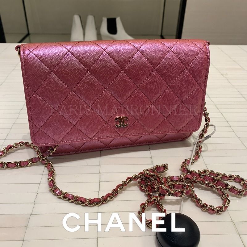 ☆パリシャネル☆【CHANEL】メタリックレザーチェーンウォレット オンライン公式ストア CHANEL メタリックバッグ ハンドバッグ