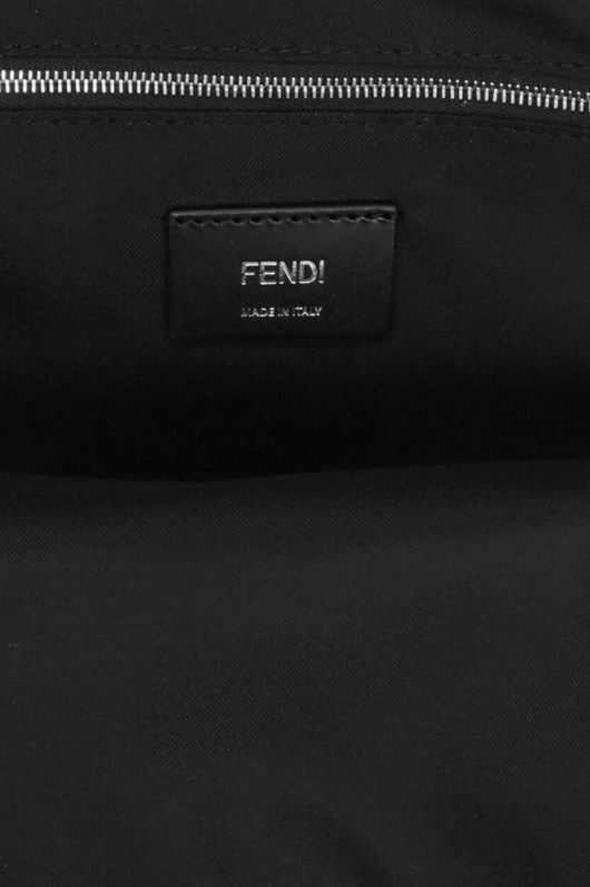 左右どちらの肩にも】フェンディ ワンショルダーバックパック (FENDI 左右どちらの肩にも】フェンディ ワンショルダーバックパック (FENDI