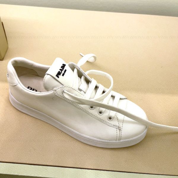 PRADA□【セール】国内発□シンプルな大人のスニーカー (PRADA PRADA□【セール】国内発□シンプルな大人のスニーカー (PRADA