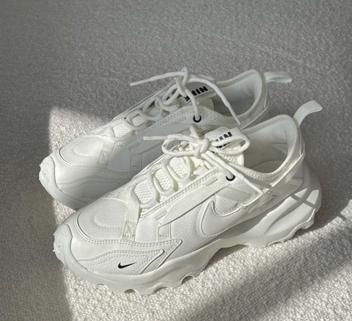 ☆送料・関税込☆NIKE☆WMNS TC 7900 SUMMIT WHITE☆22-28cm☆ (Nike ...